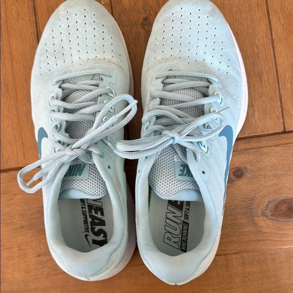 Nike Womens Zoom Vomero Light Blue Running Sneakers